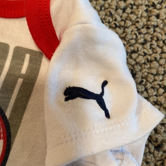 Puma Jacket & Onesie Set Size 6-9 Months in Like New Condition - Picture 7 of 7